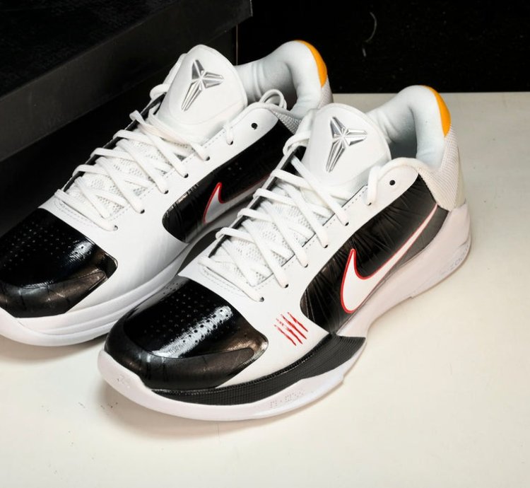 Kobe 5 Protro Bruce Lee Alternate