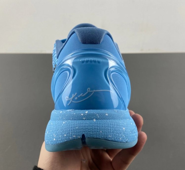 Kobe 6 Protro Blue Ice Grinch