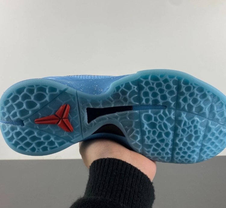 Kobe 6 Protro Blue Ice Grinch