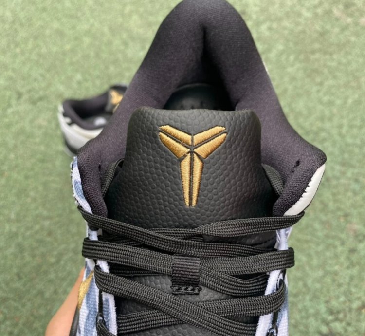 Nike Kobe 8 Protro Mambacita FN0266-102