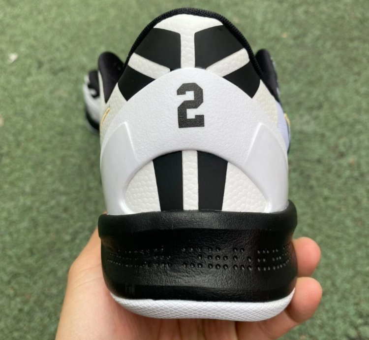 Nike Kobe 8 Protro Mambacita FN0266-102