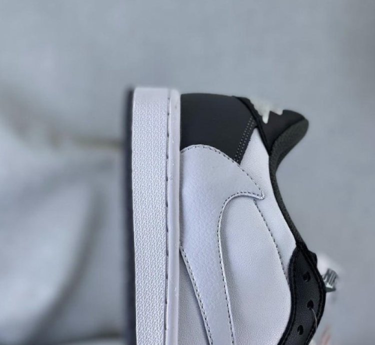 Travis Scott x Fragment x Air Jordan 1 Low Reverse Mocha