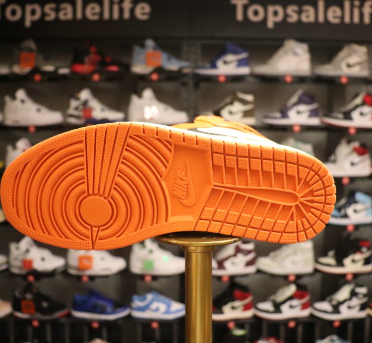 Air Jordan 1 Retro High OG 'Shattered Backboard Away'