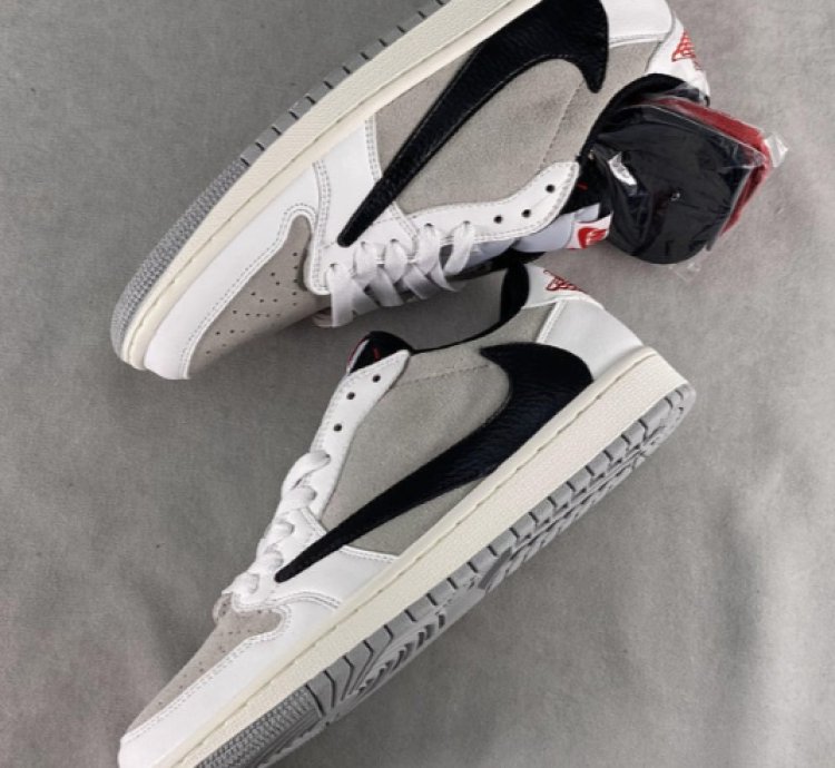 Travis Scott x Fragment x Air Jordan 1 Low
