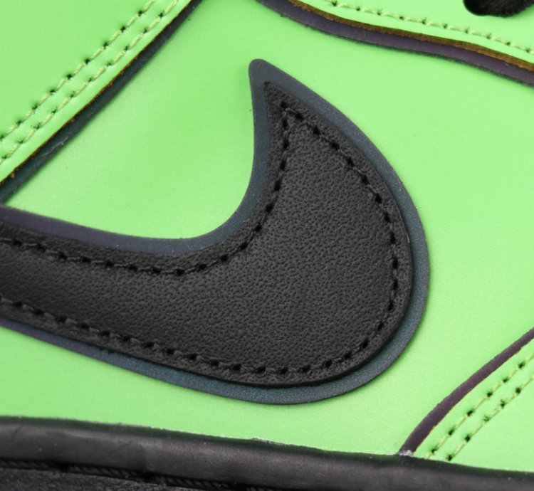 Nike SB Dunk Low The Powerpuff Girls Buttercup