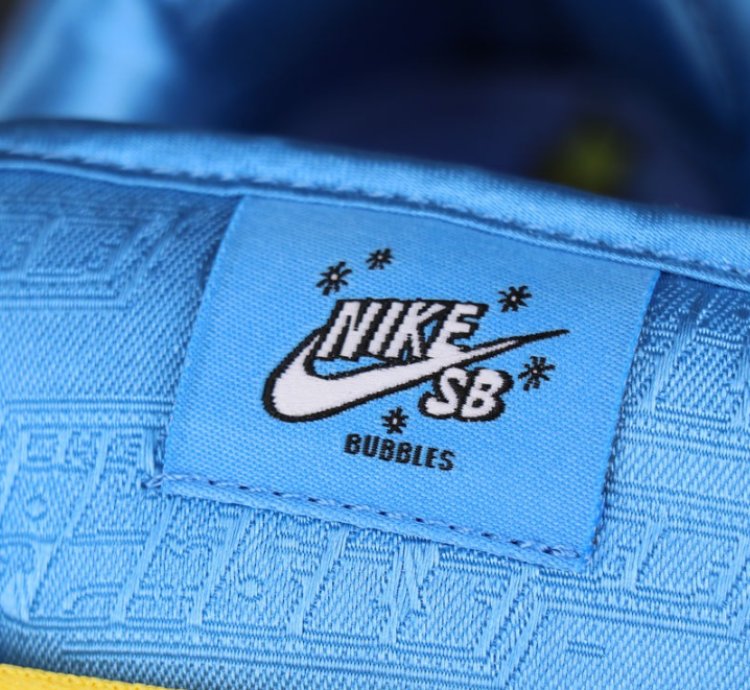 Nike SB Dunk Low The Powerpuff Girls Bubbles