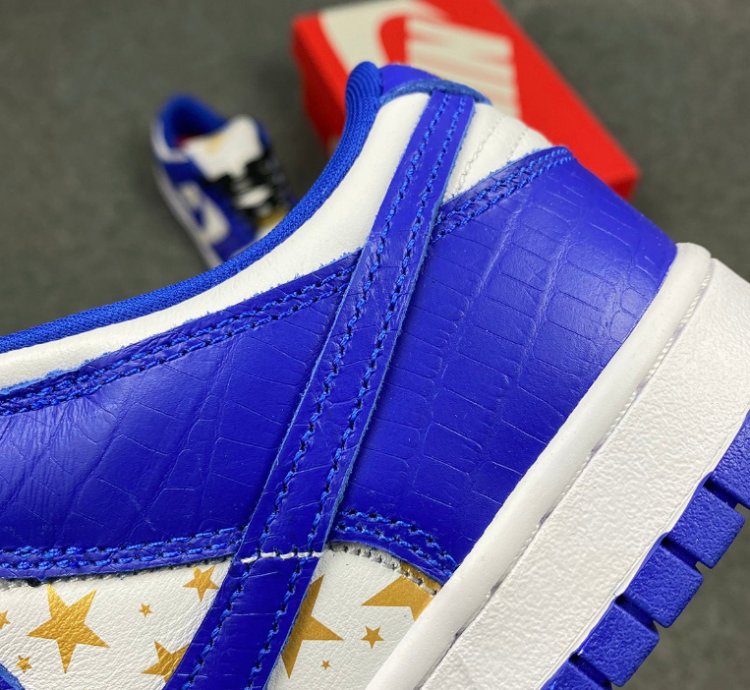 Nike Air SB Dunk Low Supreme Stars Hyper Royal