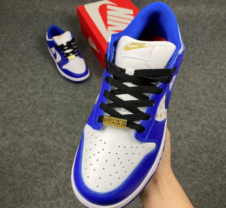 Nike Air SB Dunk Low Supreme Stars Hyper Royal