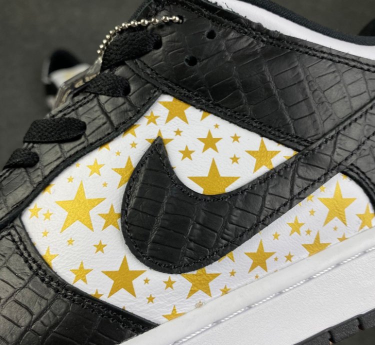 Nike SB Dunk Low Supreme Stars Black