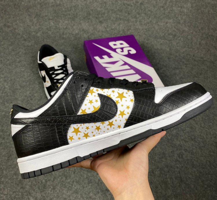 Nike SB Dunk Low Supreme Stars Black