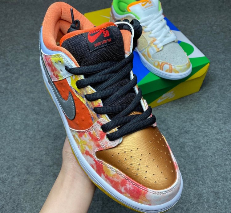 Nike SB Dunk Low Street Hawker
