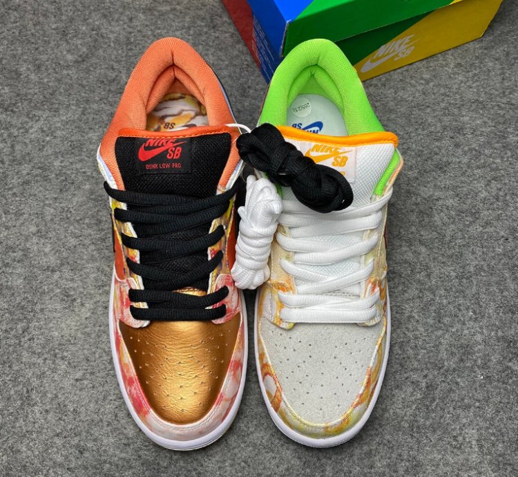 Nike SB Dunk Low Street Hawker