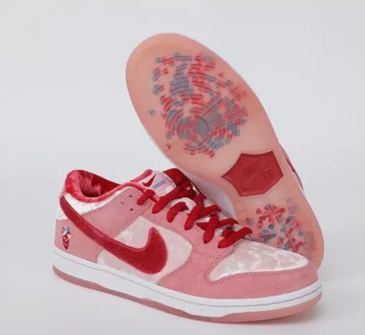 Nike SB Dunk Low Strange Love Skateboards