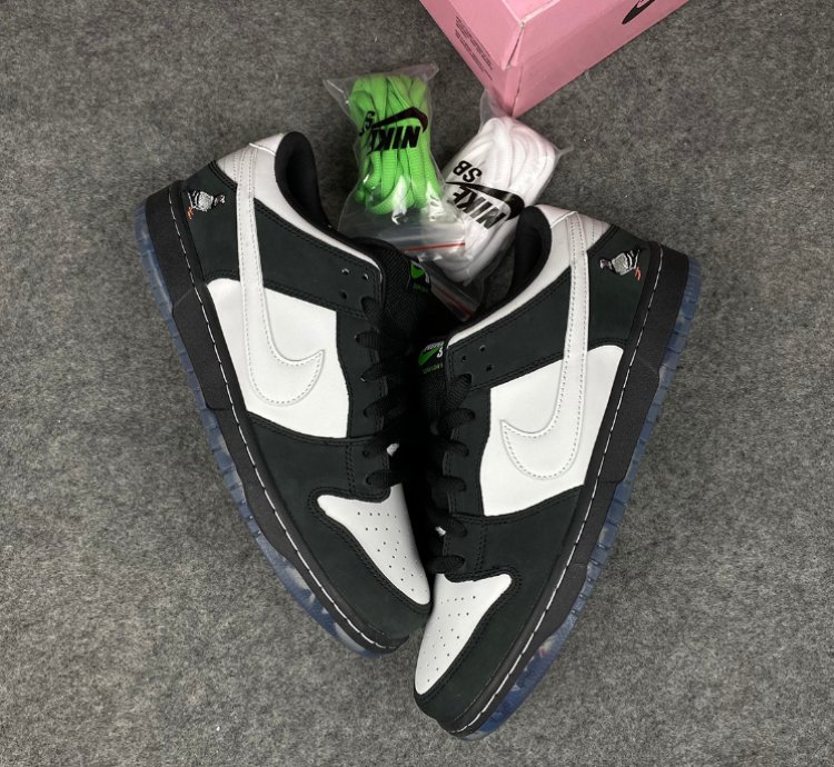 Nike SB Dunk Low Staple Panda Pigeon