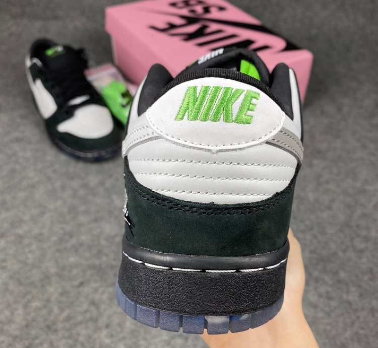 Nike SB Dunk Low Staple Panda Pigeon