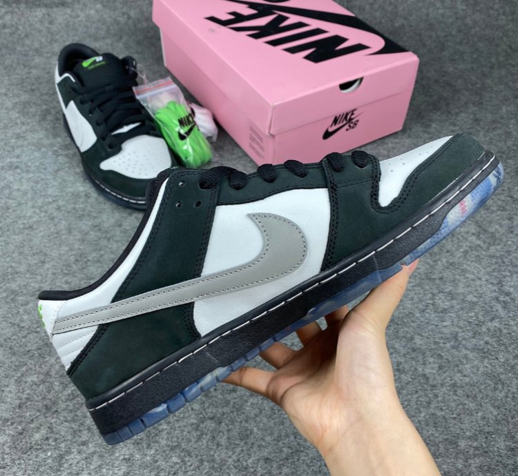 Nike SB Dunk Low Staple Panda Pigeon