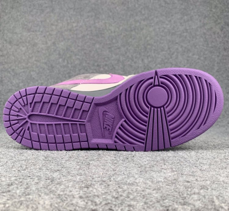 Nike SB Dunk Low Purple Pigeon
