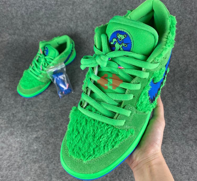 Nike SB Dunk Low Grateful Dead Bears Green