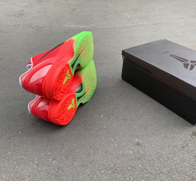 Kobe Protro 6 Faded Grinch - Red Green