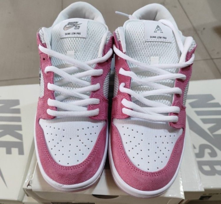 Nike SB Dunk Low April Skateboards Pink