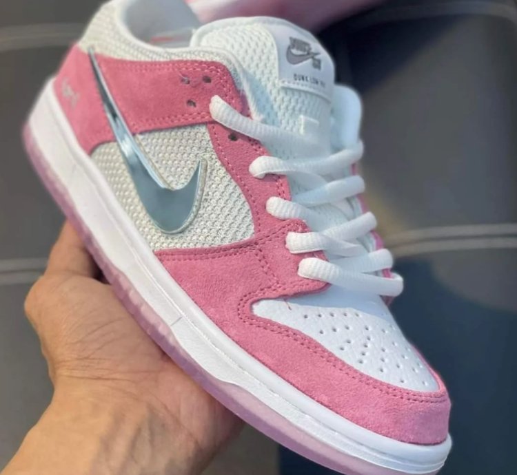 Nike SB Dunk Low April Skateboards Pink