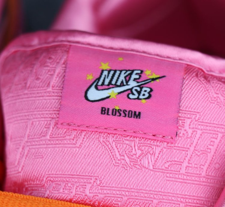Nike SB Dunk Low The Powerpuff Girls Blossom
