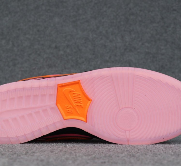 Nike SB Dunk Low The Powerpuff Girls Blossom
