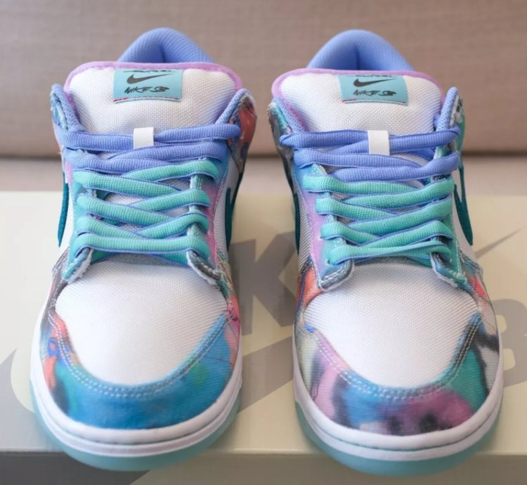 Nike SB Dunk Low Futura Laboratories Bleached Aqua