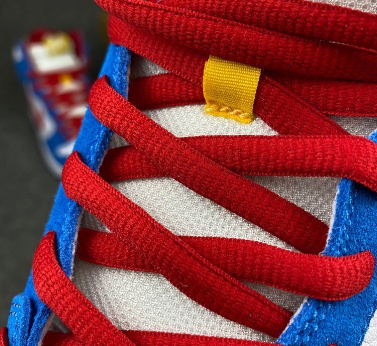 Nike SB Dunk High Doraemon
