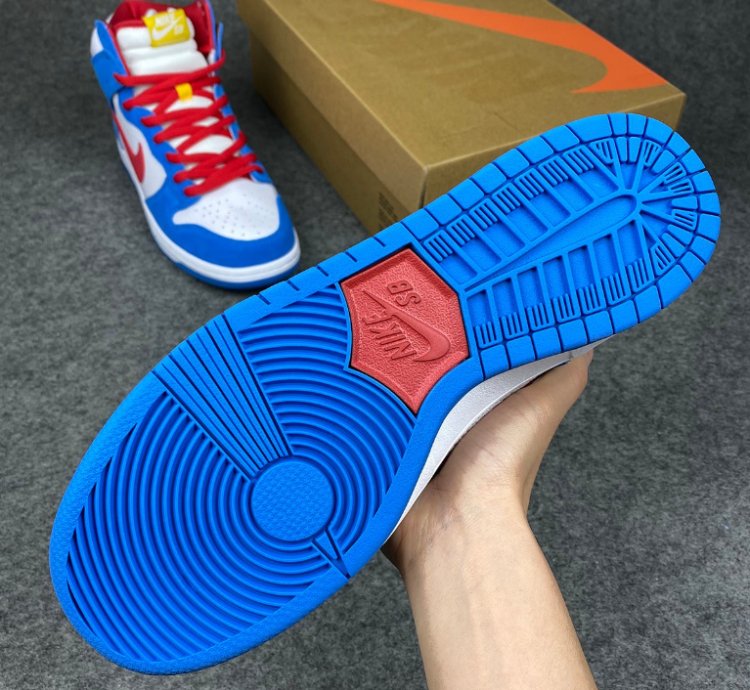 Nike SB Dunk High Doraemon
