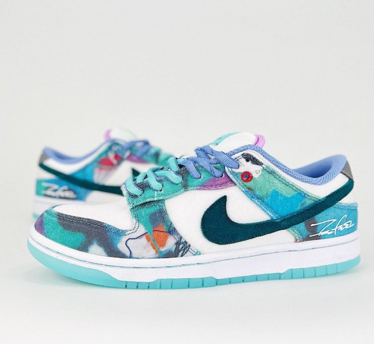 Futura Laboratories x Nike Dunk Low SB Bleached Aqua