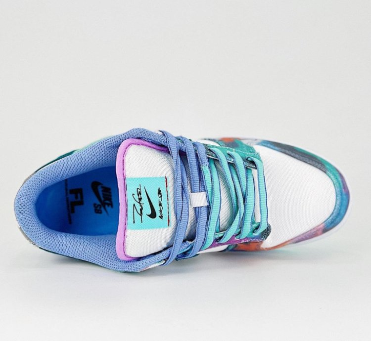 Futura Laboratories x Nike Dunk Low SB Bleached Aqua