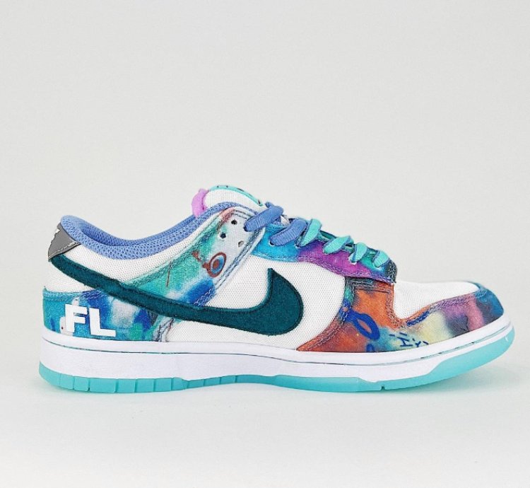 Futura Laboratories x Nike Dunk Low SB Bleached Aqua