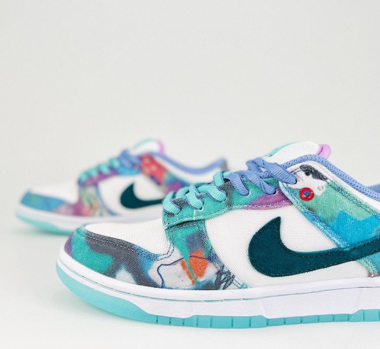 Futura Laboratories x Nike Dunk Low SB Bleached Aqua