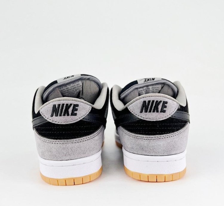 Nike Dunk Low SB Dark Smoke Grey