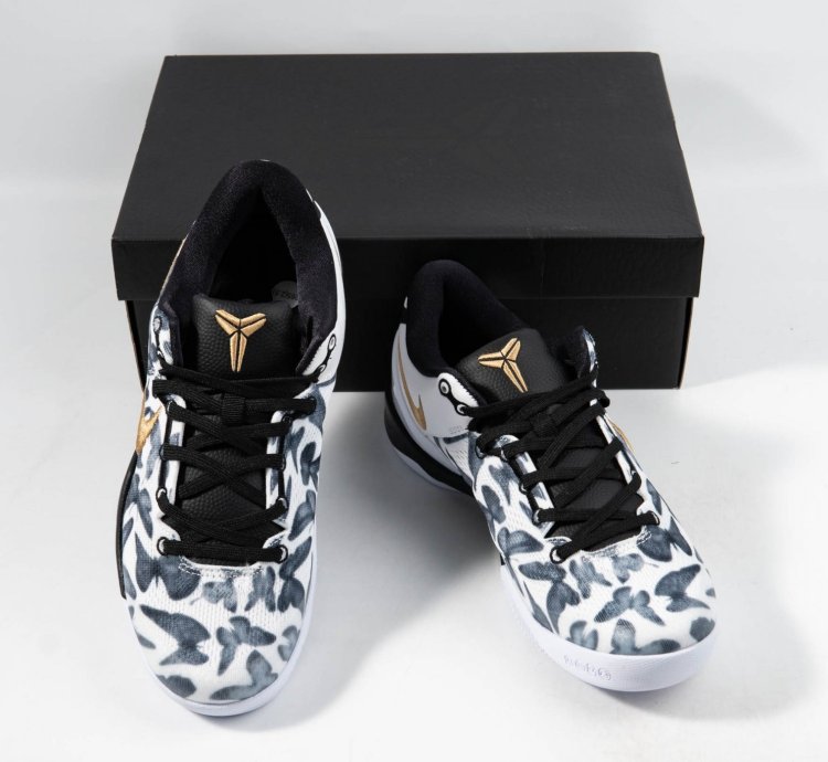 Kobe 8 Protro White Metallic Gold