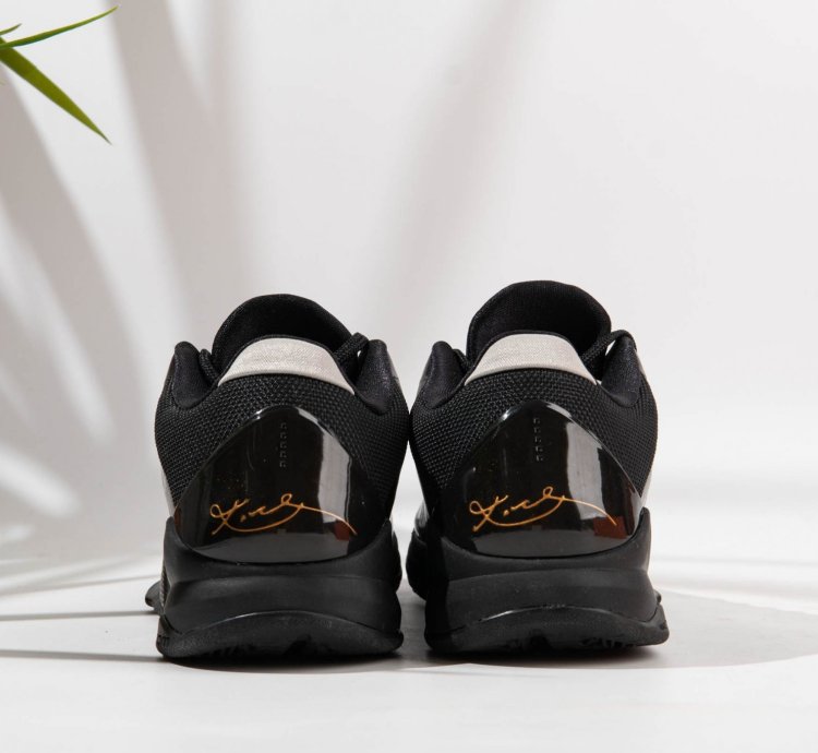 Nike Kobe 4 Blackout