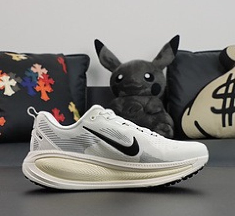 NIKE AIR ZOOM VOMERO 18 HM6803-101