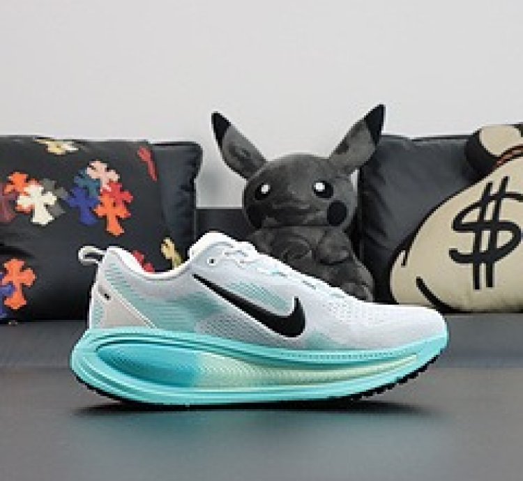 NIKE AIR ZOOM VOMERO 18 HM6803-103