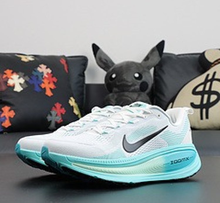 NIKE AIR ZOOM VOMERO 18 HM6803-103