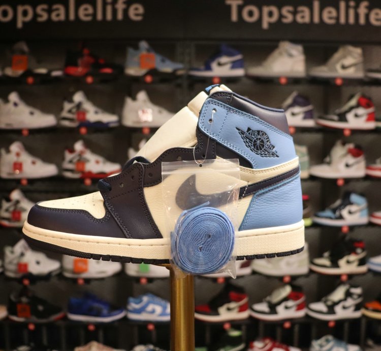 Air Jordan 1 Retro High OG 'Obsidian'