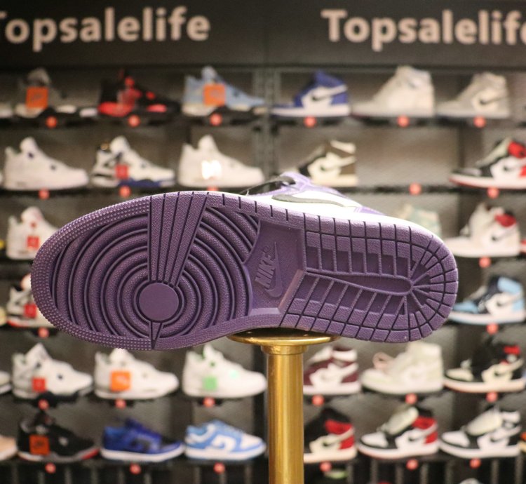 Air Jordan 1 Retro High OG 'Court Purple 2.0' [also worn by Madsaki]