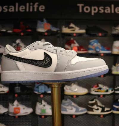 Men's Dior x Air Jordan 1 Low