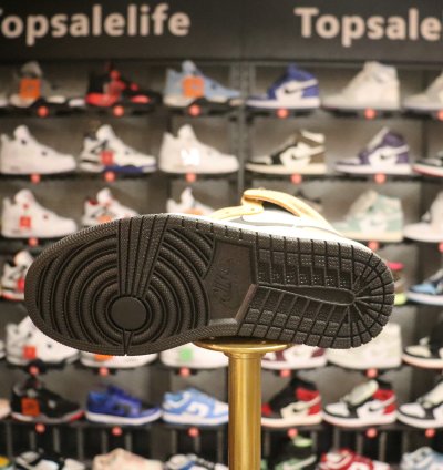 Air Jordan Retro High OG 'Rookie of the Year'