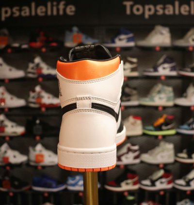 Air Jordan Retro High OG 'Electro Orange'