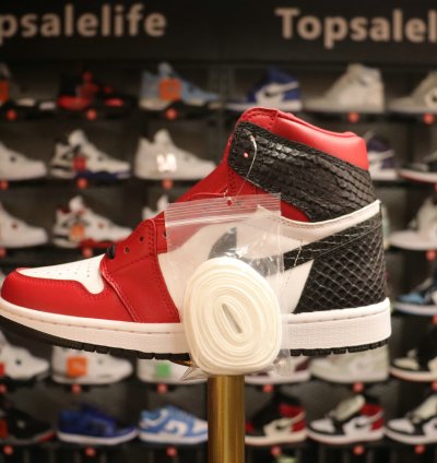 Air Jordan  Retro High OG 'Satin Red'