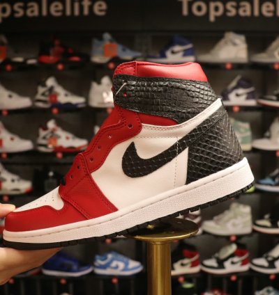 Air Jordan  Retro High OG 'Satin Red'