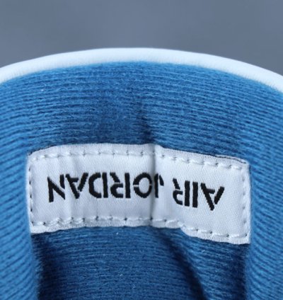 Air Jordan 4 Retro Military Blue 2024