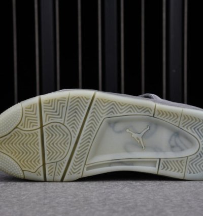 Air Jordan 4 Retro Kaws Grey
