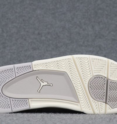 Air Jordan 4 Retro Frozen Moments